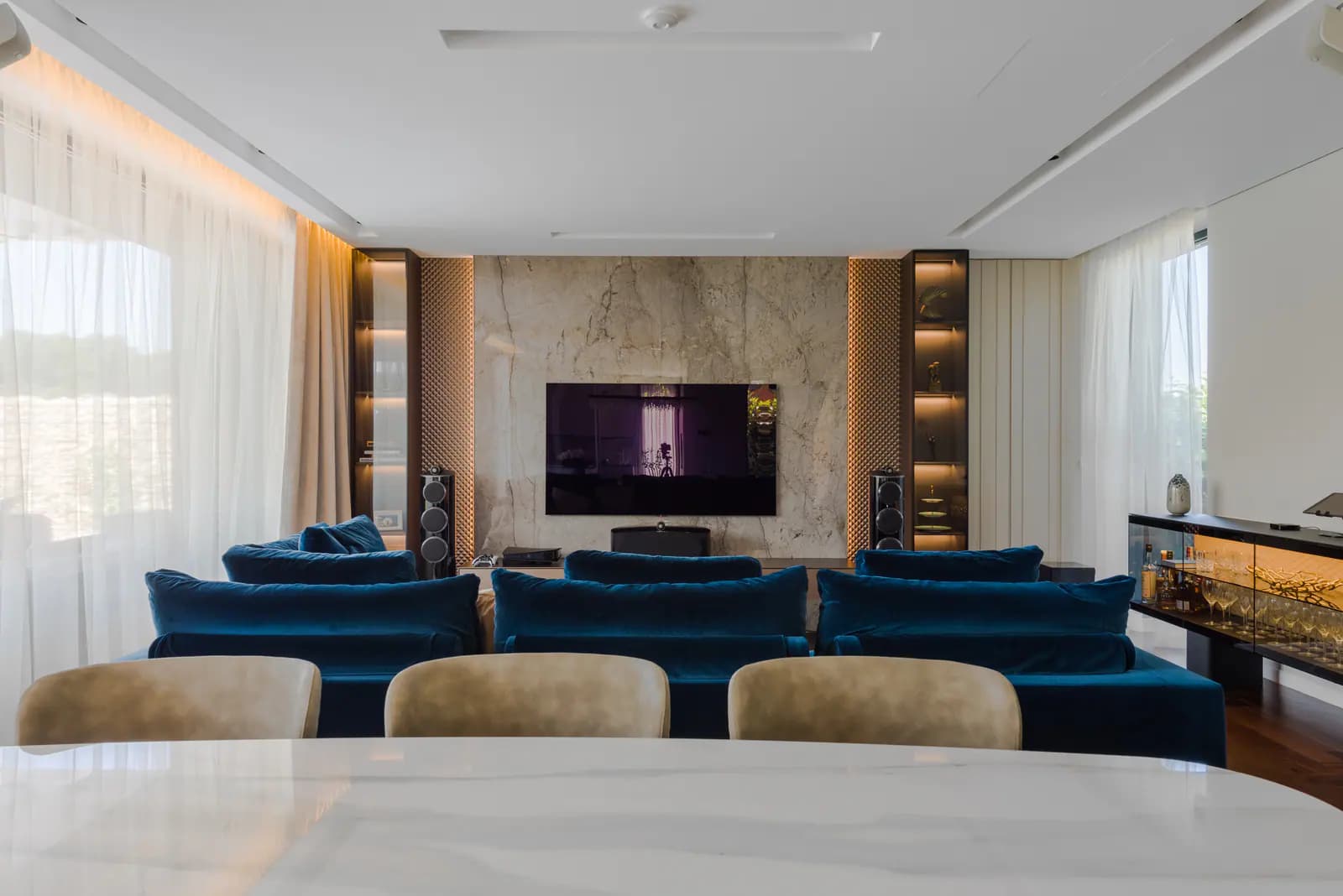 Villa 03 — living contemporan